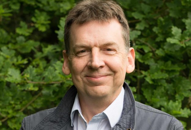 Steve Lewis